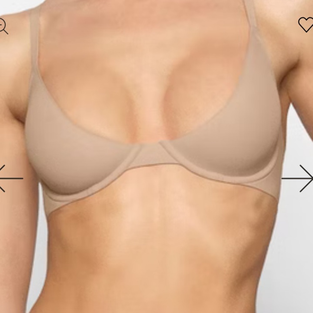 SKIMS Fits Everybody Scoop Plunge Bra in Clay